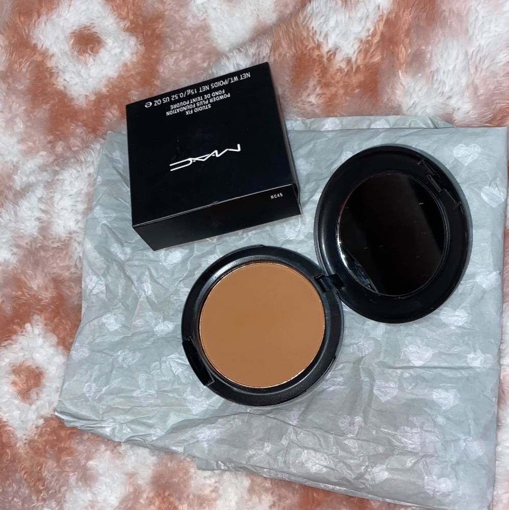 New Mac Studio Fix Powder + Foundation NC45